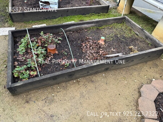 Building Photo - 18587 Stanton Ave