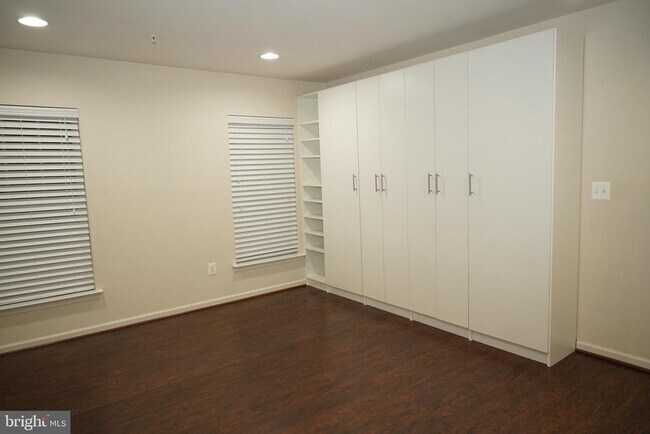 Building Photo - 22410 Glenbow Way