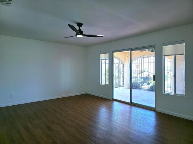 Building Photo - 12800 Avenida Alta Loma