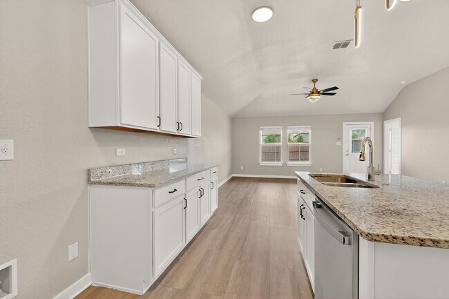 Building Photo - 7619 Toledo Bend