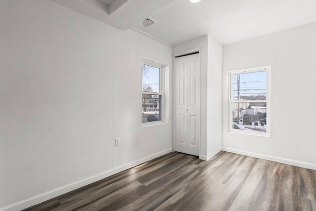 Building Photo - 249 W Main St