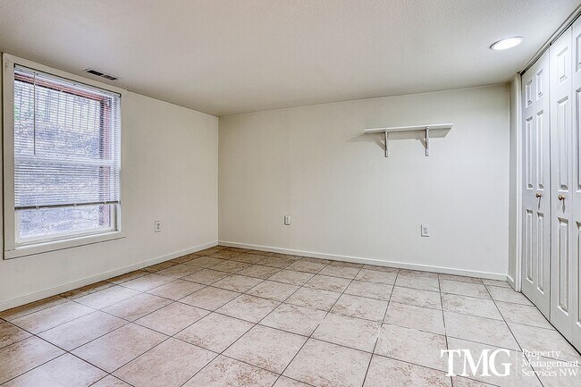 Building Photo - LouderbackPowell