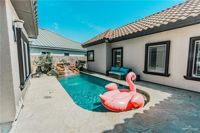 Building Photo - 45 Monroe Ave