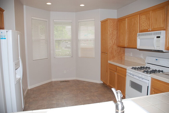 Building Photo - D'Andrea Single Story 3 BR Home on Corner Lot