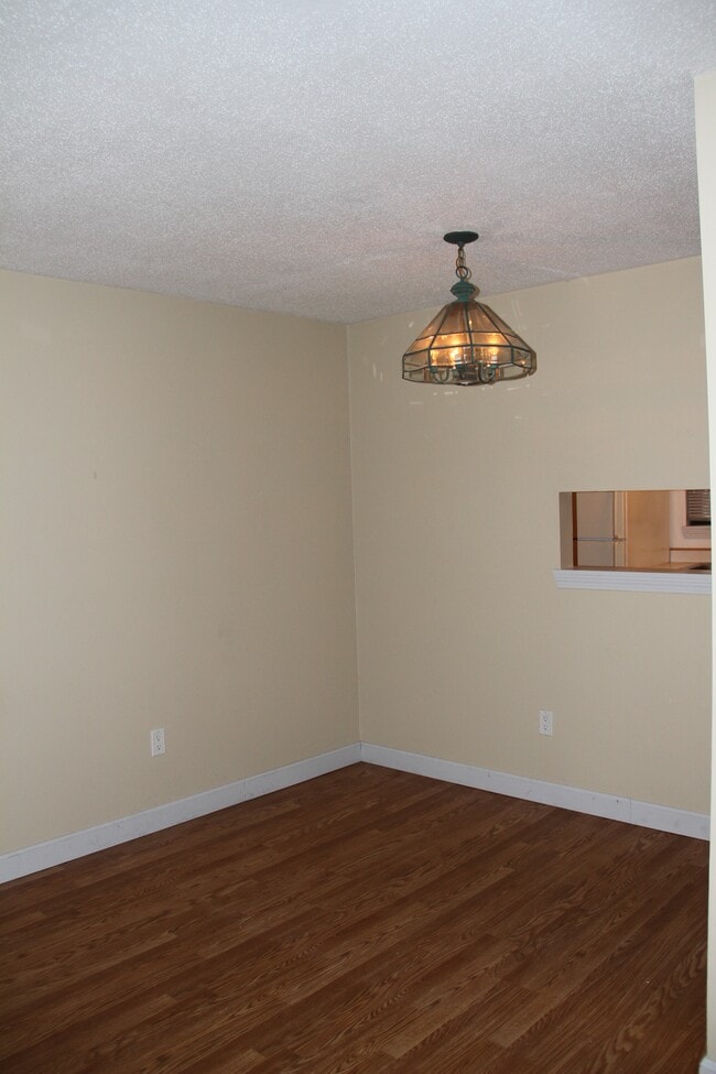Dining Area - 710 Main St