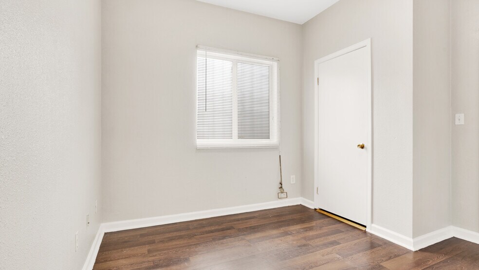 Building Photo - 3110 Walton Ave