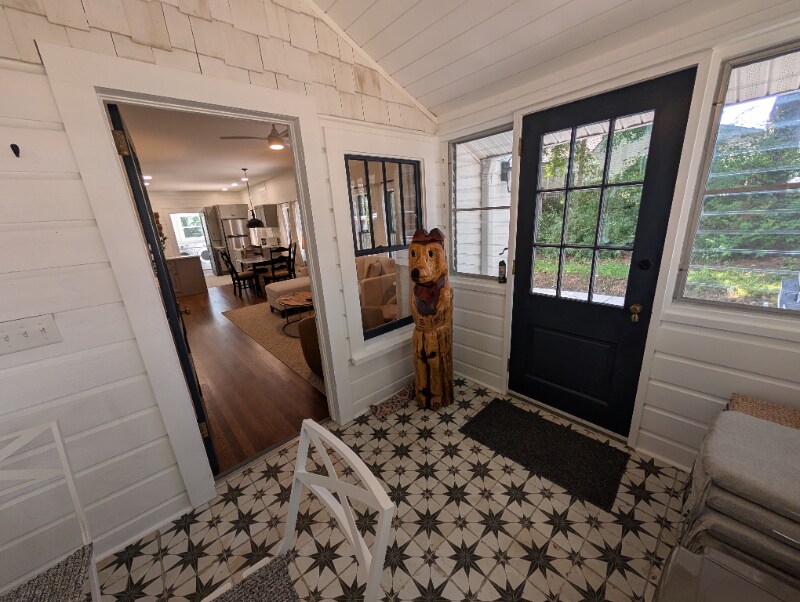 Building Photo - 604 Yarborough St