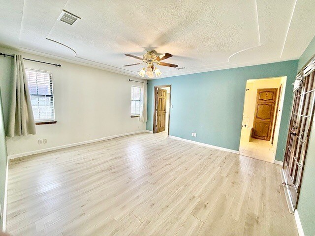 Building Photo - 7417 Lew Wallace Dr NE