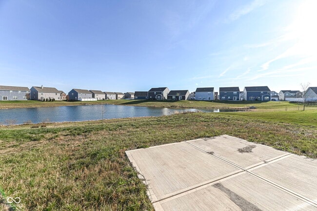 Building Photo - 5375 Maywood Dr