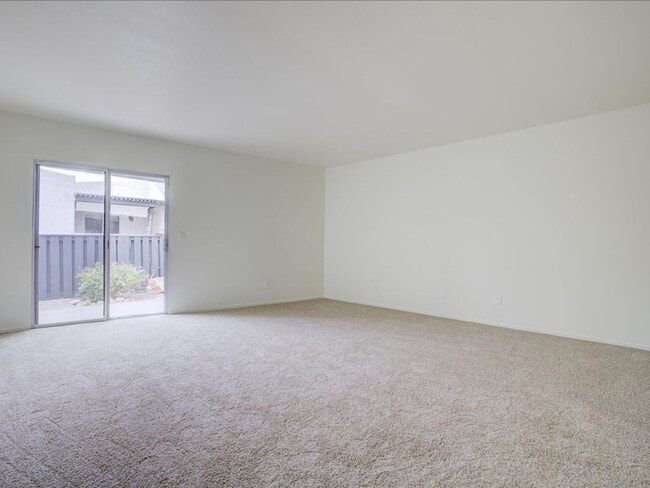 Building Photo - 2 Bedroom 2 Bathroom