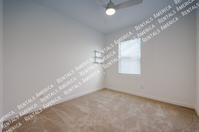 Building Photo - 4077 S Sabrina Dr