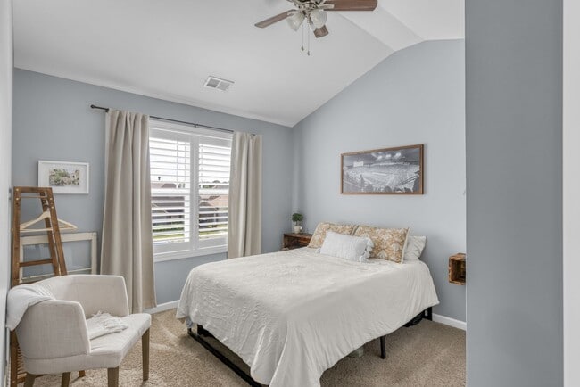 Building Photo - Spacious 4 Bedroom Home in Auburn