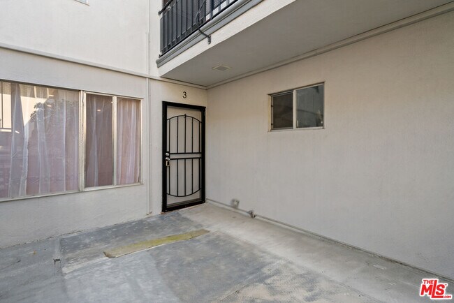 Building Photo - 5468 Blackwelder St