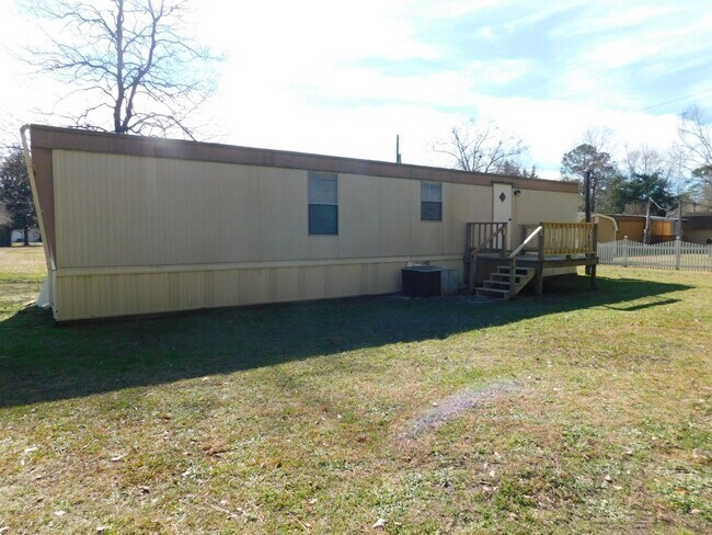 Building Photo - Peaceful Living in Havelock