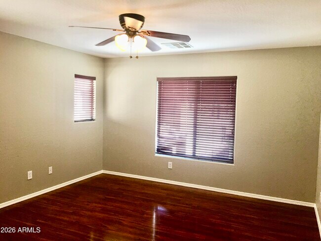 Building Photo - 3271 E Carla Vista Dr