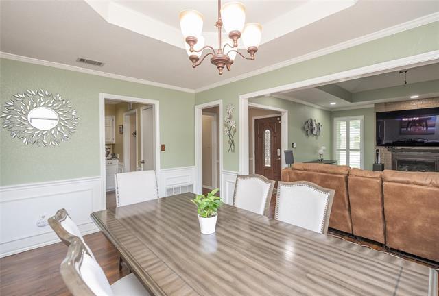 Building Photo - 116 Meadowglen Cir