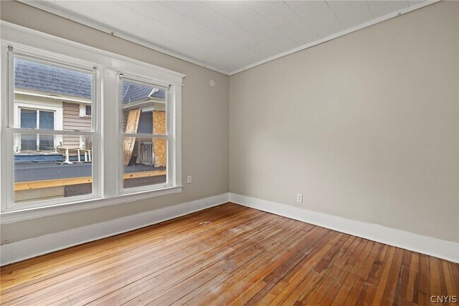 Building Photo - 1522 S State St