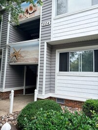 Building Photo - Beach Condo off Birdneck Road