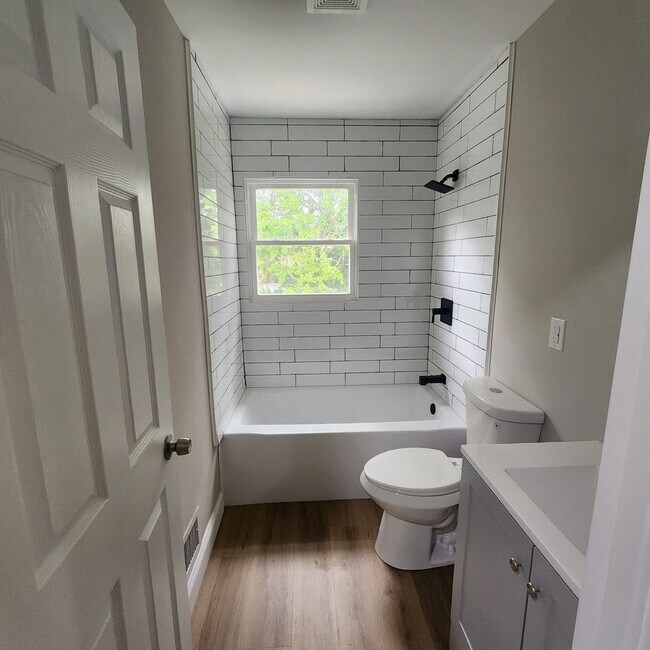 Building Photo - A Spacious 4 bedroom house for Rent !!!