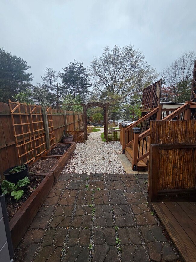 Building Photo - Serene Living in a Quiet Lakeside Community