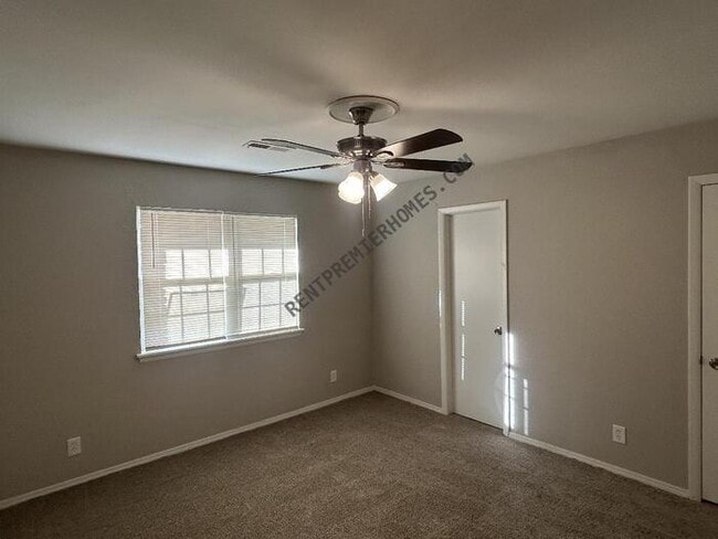 Building Photo - 2708 S 136th E Ave