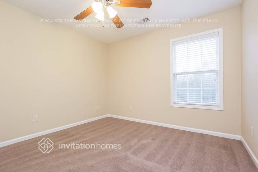 Building Photo - 6532 Silk Tree Pointe