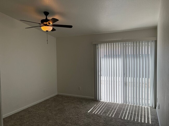 Building Photo - Newly Renovated 2 Bedroom , 1 Bath, 1600 S...