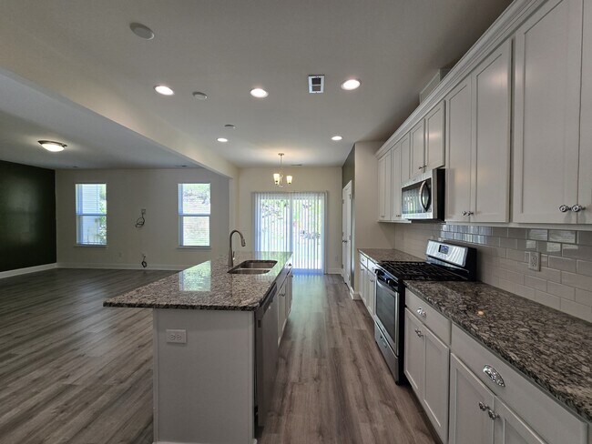 Building Photo - 421 Sailor Wy