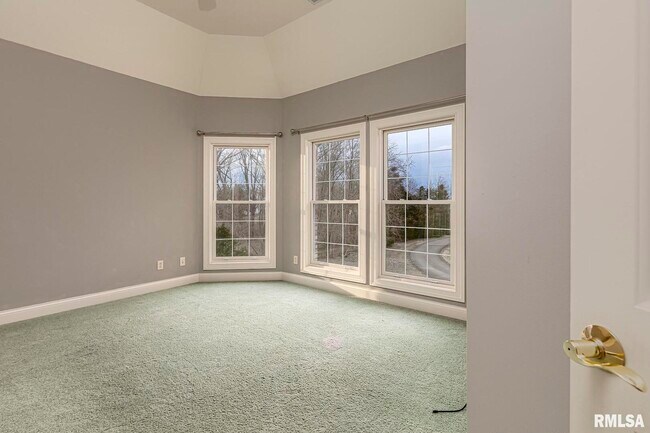 Building Photo - 3115 W Striegel Rd