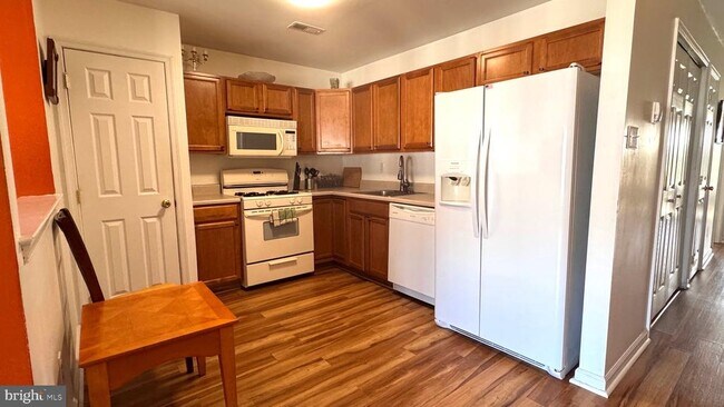 Building Photo - 9228 Blue Grass Rd