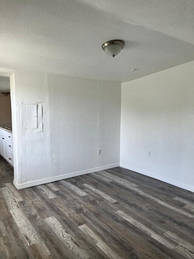 Building Photo - RENT TO OWN OPPORTUNITY!!