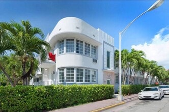 Building Photo - Villa Eleni