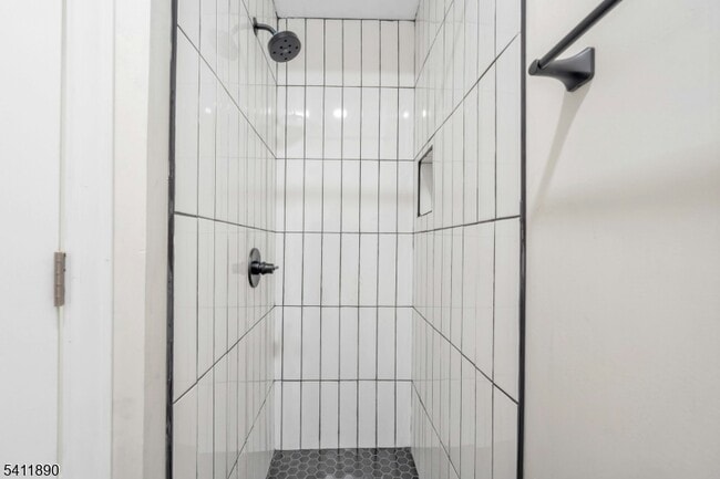 Building Photo - 30 Linden Ave