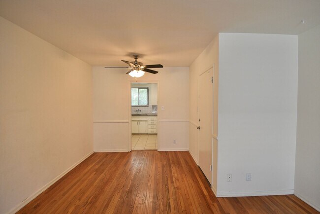Building Photo - 5103 Cahuenga Blvd