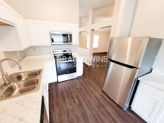 Building Photo - 5353 Stephen Forest Cove