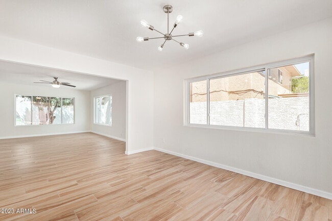 Building Photo - 1337 E Northshore Dr