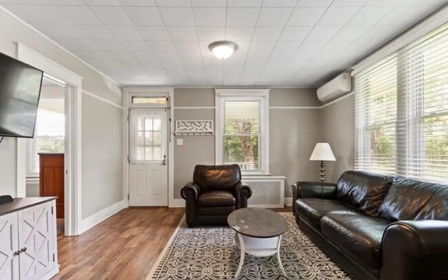 Building Photo - Coming Soon - Charming 3 Bedroom, 1.5 Bath...