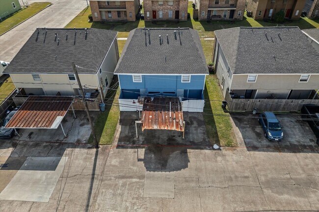Building Photo - 12208 Ormandy St