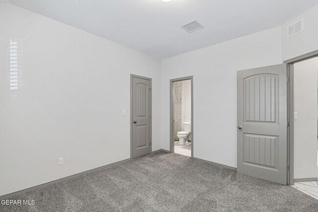 Building Photo - 1129 Indigo Sky St