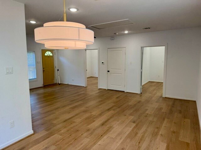 Building Photo - 808 Oakhurst St