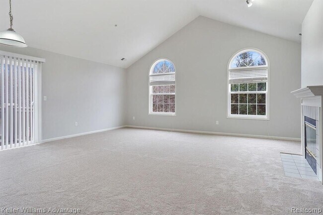 Building Photo - 28556 Carlton Way Dr