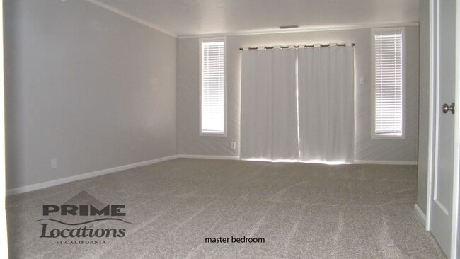 Building Photo - Remodeled Sacramento Gem