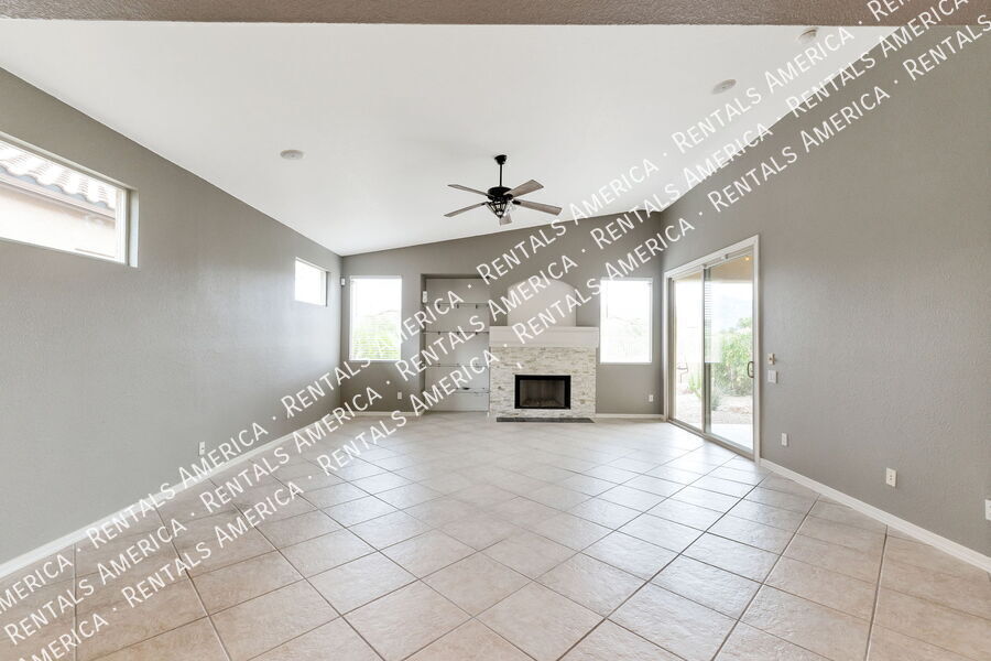 Building Photo - 12936 N Salt Cedar Dr
