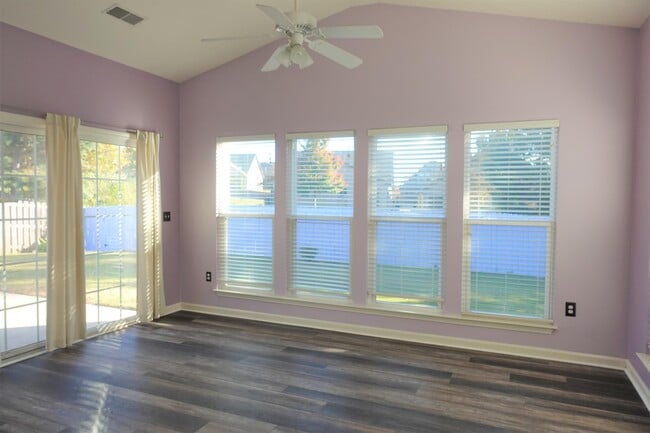 Building Photo - 233 Highgate Cir