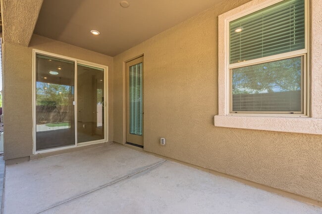 Building Photo - 9616 E Tango Ave