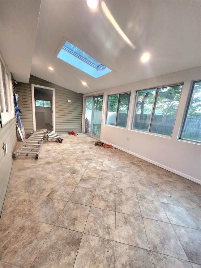 Building Photo - 18 Bamboo Ln