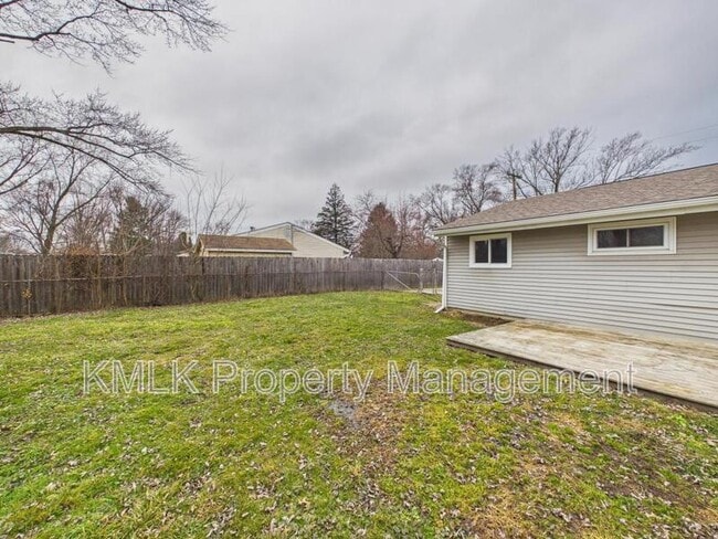 Building Photo - 3434 Lawndale Dr