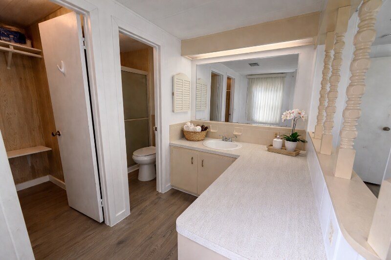 Building Photo - 204 52nd Ave Terrace E