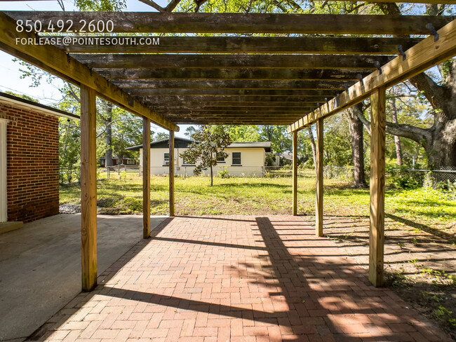 Building Photo - East Hill, Pensacola, FL