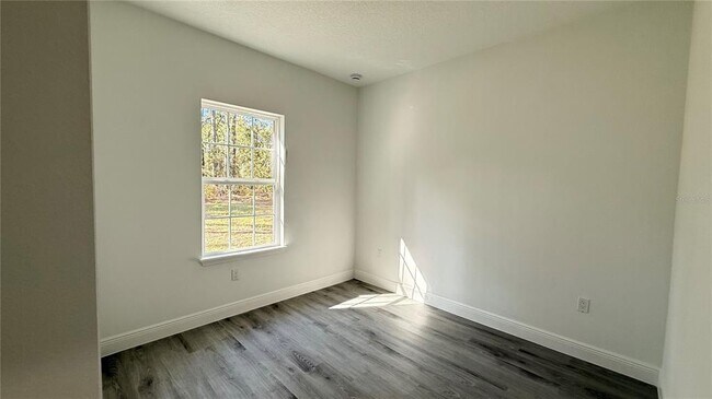 Building Photo - 7432 N Cricket Dr